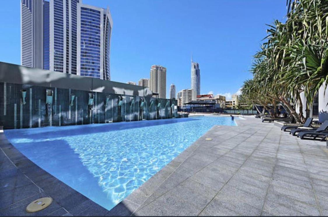 Circle On Cavill Sub Penthouse W/ 4 Bedrooms 골드코스트 외부 사진